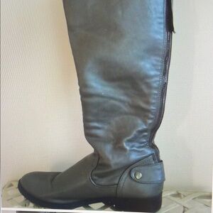 Elegant Brown Heeled Boots